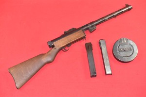 #8276 PISTOLET SUOMI KP/-31, Kal.9x19