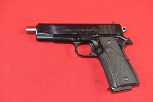 #8333 PISTOLET COLT COMBAT COMMANDER, kal. 45ACP