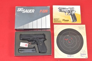 #8588 PISTOLET SIG SAUER P226, ROK 1992, kal. 9x19