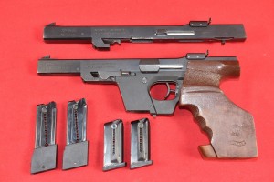 #8593 PISTOLET WALTHER GSP kal.32S&W Long + ADAPTER kal.22lr