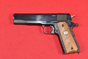 #8595 PISTOLET COLT GOVERNMENT MODEL, kal. 45ACP